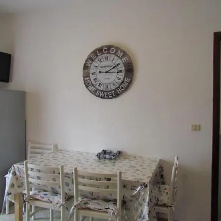 Apartment Beautiful In With Beach Place Included *